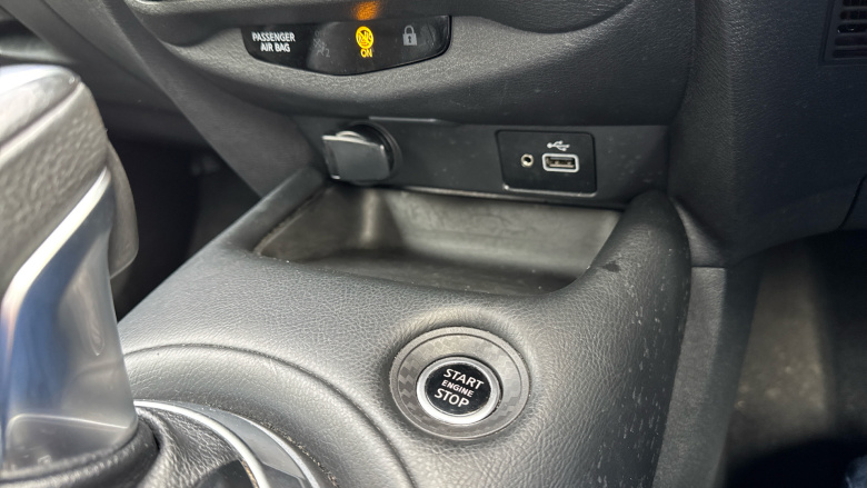 Nissan Juke 1.0 DiG-T 114 N-Connecta 5dr DCT Petrol Hatchback